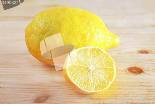 Image of fresh lemon
