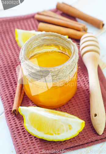 Image of honey,cinnamon,and lemon