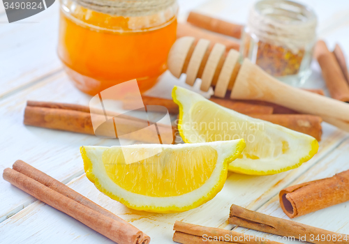 Image of honey,cinnamon,and lemon