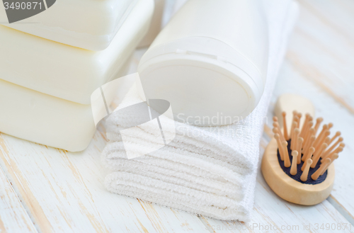 Image of towels and shampoo