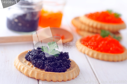 Image of red and black caviar