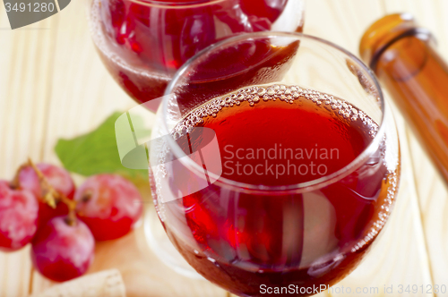 Image of red wine