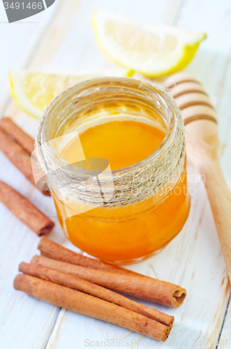 Image of honey,cinnamon,and lemon