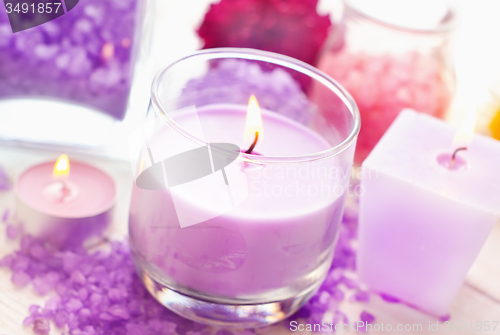 Image of Sea salt and candle, color salt