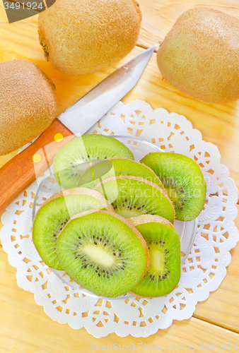 Image of fresh kiwi