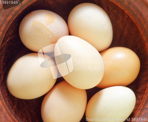 Image of raw eggs