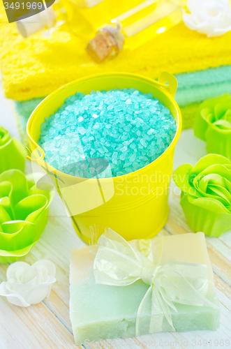 Image of sea salt and towels