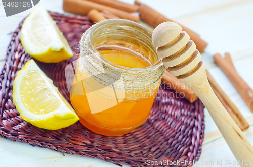 Image of honey,cinnamon,and lemon