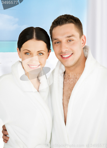 Image of couple in spa