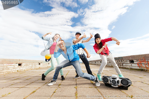 Image of group of teenagers dancing