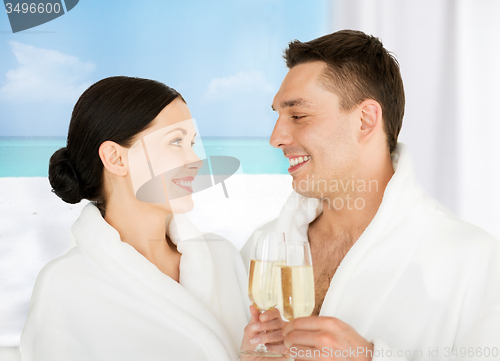 Image of couple in spa