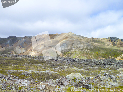 Image of mountain scenery in Iceland