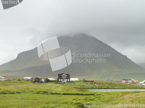 Image of mountain scenery in Iceland