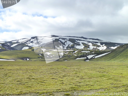 Image of mountain scenery in Iceland