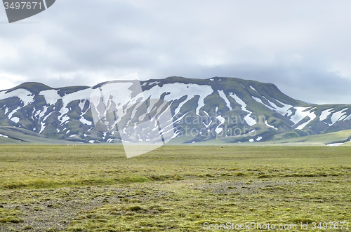 Image of mountain scenery in Iceland