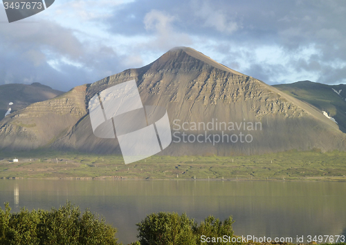 Image of mountain scenery in Iceland