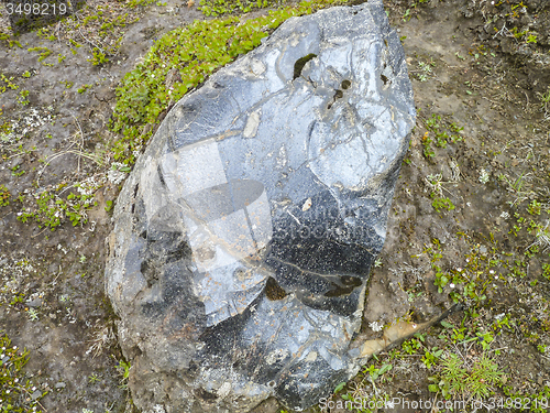 Image of boulder in Iceland