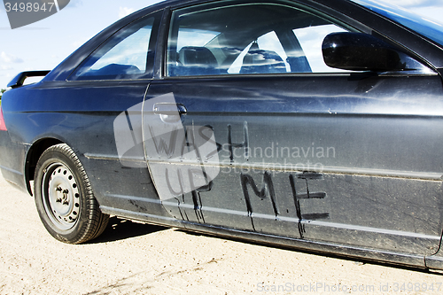 Image of dirty car  