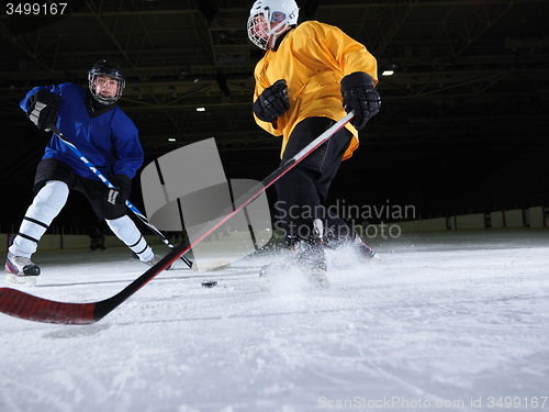 Image of ice hockey goalkeeper