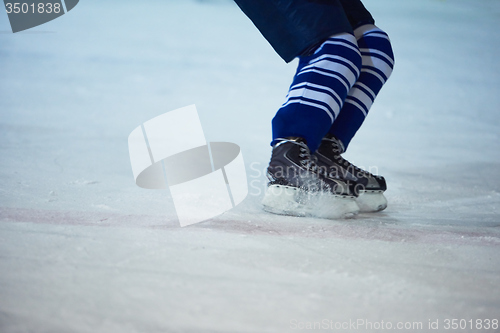 Image of ice hockey player in action