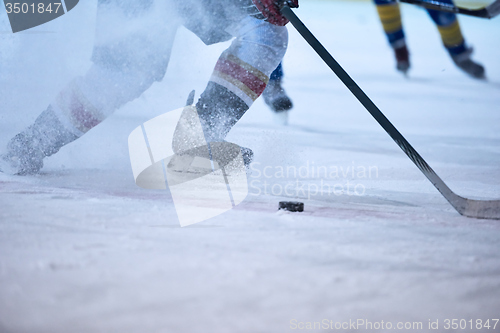 Image of ice hockey player in action