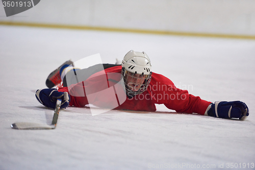 Image of ice hockey player in action