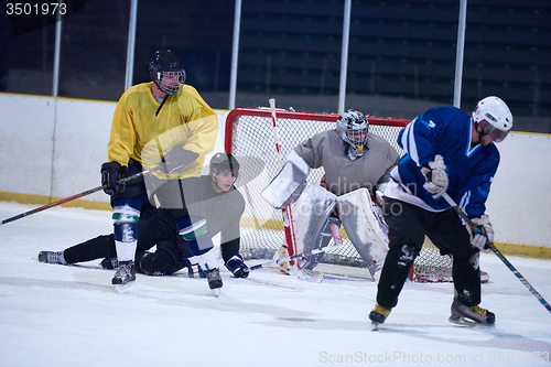 Image of ice hockey goalkeeper