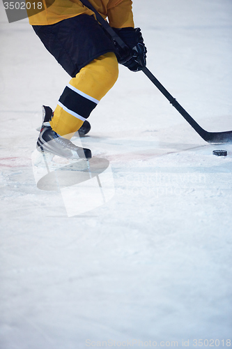 Image of ice hockey player in action