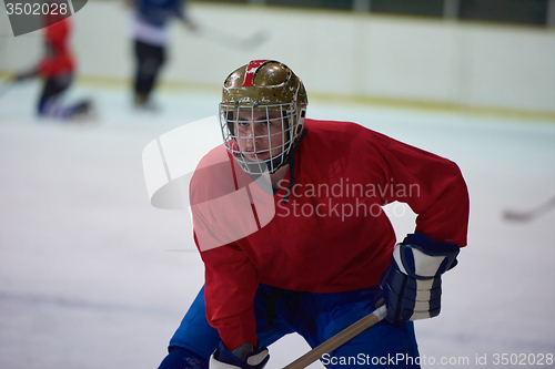 Image of ice hockey player in action