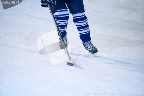 Image of ice hockey player in action