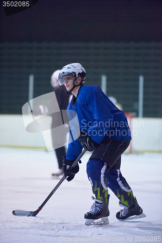 Image of ice hockey player in action