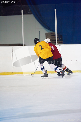 Image of ice hockey player in action