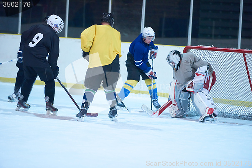 Image of ice hockey goalkeeper