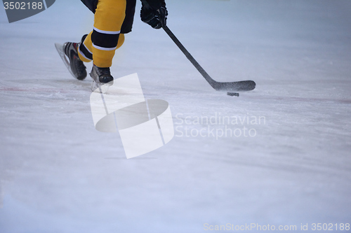 Image of ice hockey player in action