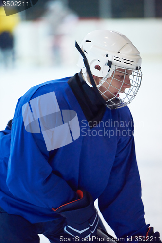 Image of ice hockey player in action