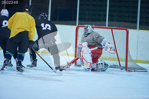 Image of ice hockey goalkeeper