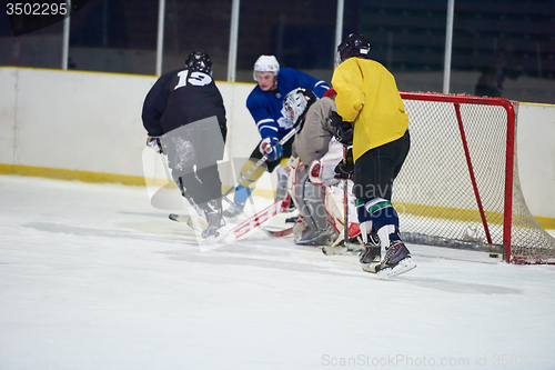 Image of ice hockey goalkeeper