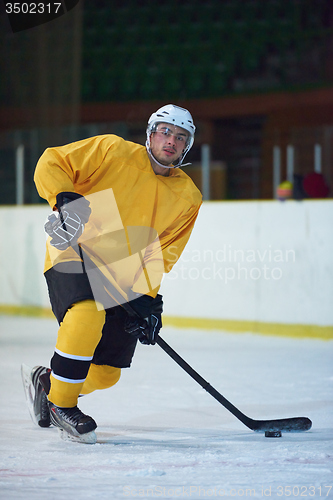 Image of ice hockey player in action