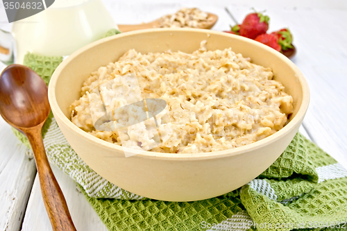 Image of Oatmeal in bowl on light board