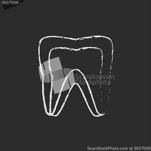 Image of Molar tooth icon drawn in chalk.