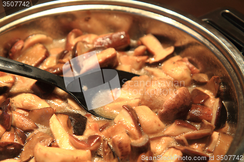 Image of preparing mushrooms food
