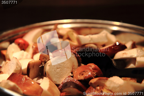 Image of preparing mushrooms food