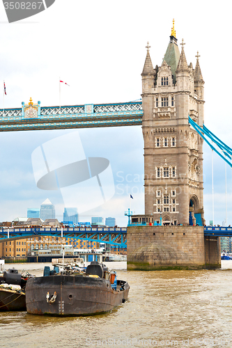 Image of  in england old bridge and     sky