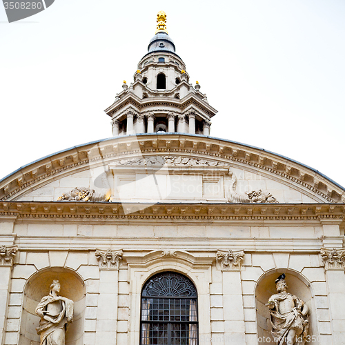 Image of historic   marble and statue in old city of london england