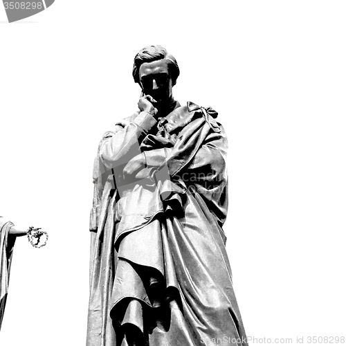 Image of marble and statue in old city of london england