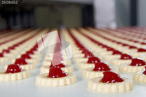 Image of jam filled cookies machine