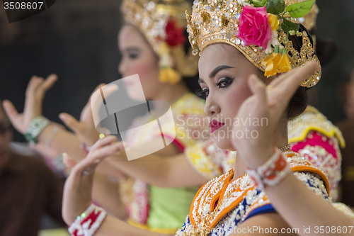 Image of ASIA THAILAND BANGKOK ERAWAN SHRINE DANCE