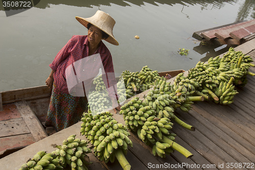 Image of ASIA THAILAND SAMUT SONGKHRAM THA KHA FLOATING MARKET