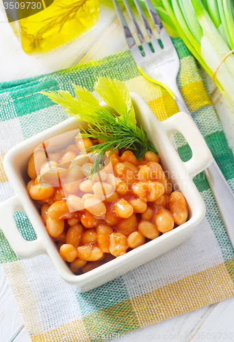 Image of white bean with tomato sauce