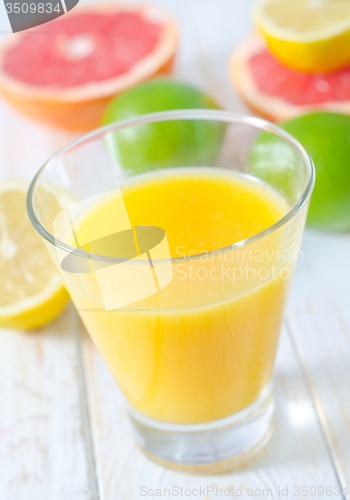 Image of juice with fruit